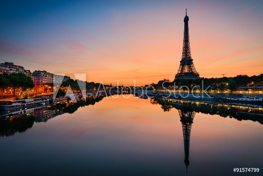 Bild på Sunrise at the Eiffel tower Paris